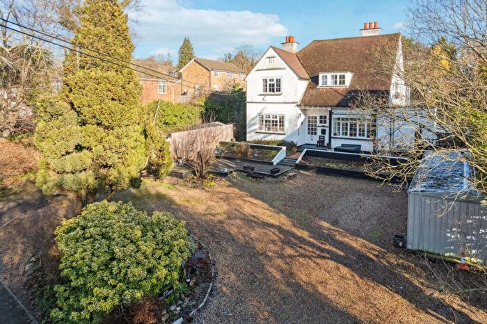 3 Bedroom Flat For Sale In Amersham Road, Gerrards Cross, SL9