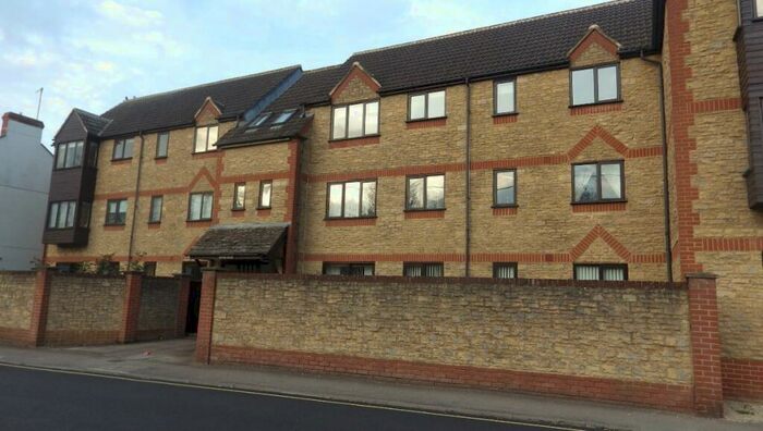 1 Bedroom Flat To Rent In Rivercourt, Beeches Road, Cirencester, GL7