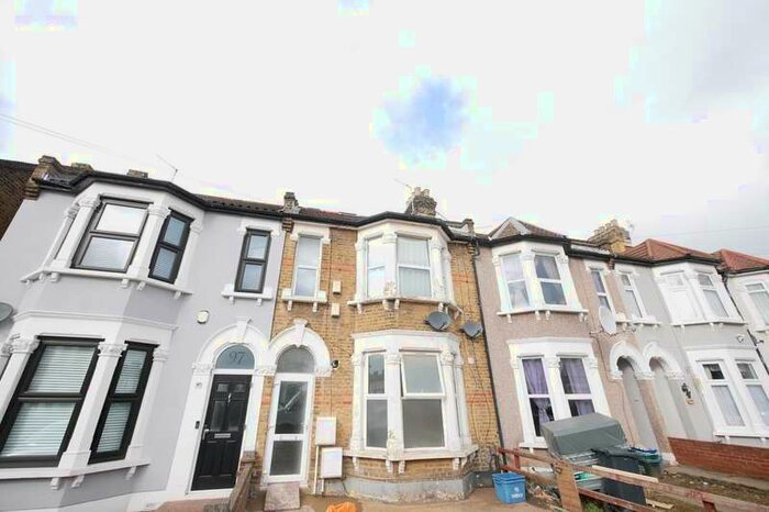 3 Bedroom Flat To Rent In Thorold Road, Ilford, IG1