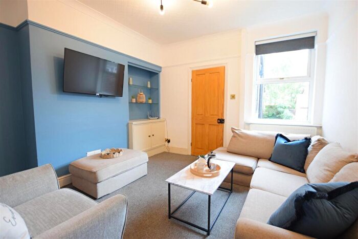 4 Bedroom Terraced House To Rent In Cecil Street - Student House - /, LN1