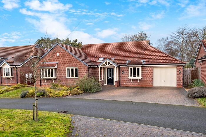 3 Bedroom Bungalow For Sale In Alcester Road, Finstall, Bromsgrove., B60