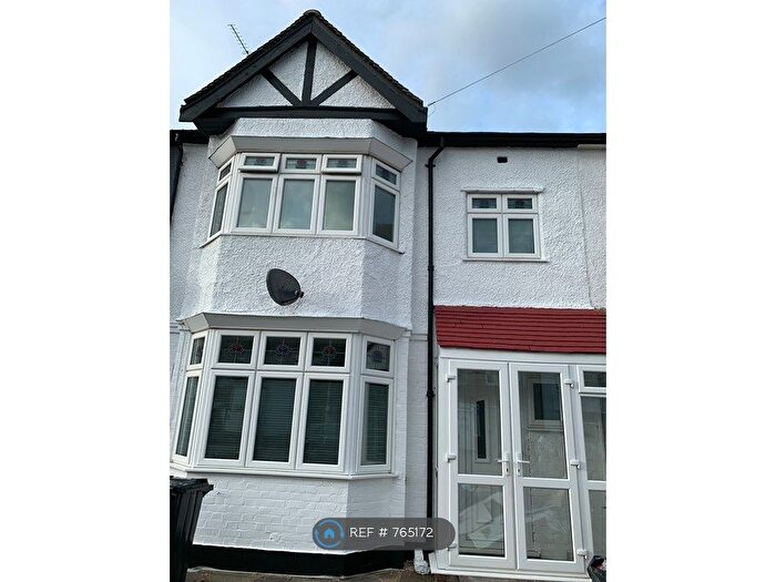 3 Bedroom Terraced House To Rent In Icknield Drive, Ilford, IG2