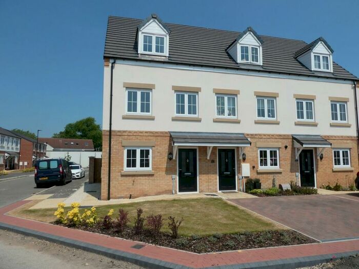 3 Bedroom Semi-Detached House To Rent In Crown Drive, Doncaster, DN4