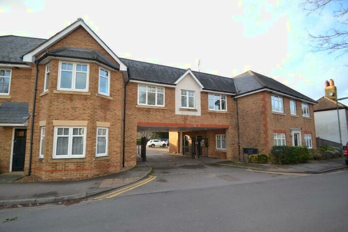 1 Bedroom Apartment To Rent In Manor Road, Walton-On-Thames, Surrey, KT12