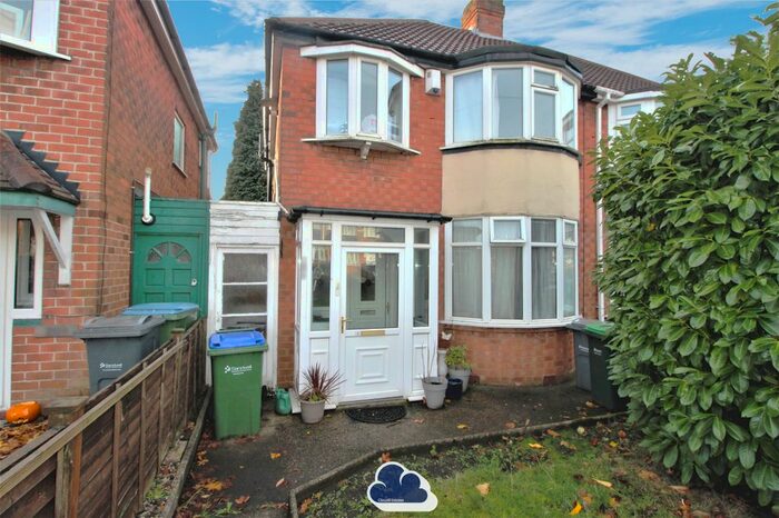 3 Bedroom Semi-Detached House To Rent In Jayshaw Avenue, Great Barr, Birmingham, B43