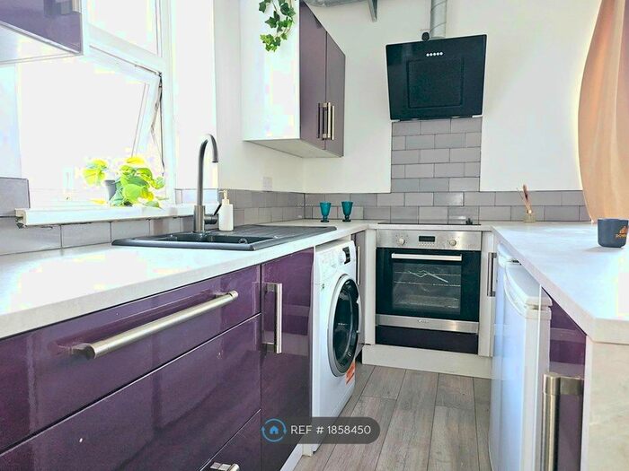 2 Bedroom Flat To Rent In Ashley Road, Bristol, BS6