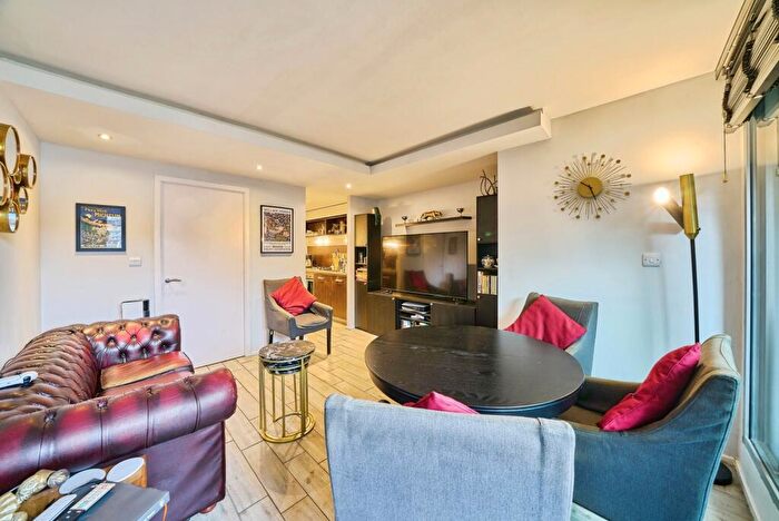 1 Bedroom Flat For Sale In The Q Building, The Grove, London, E15