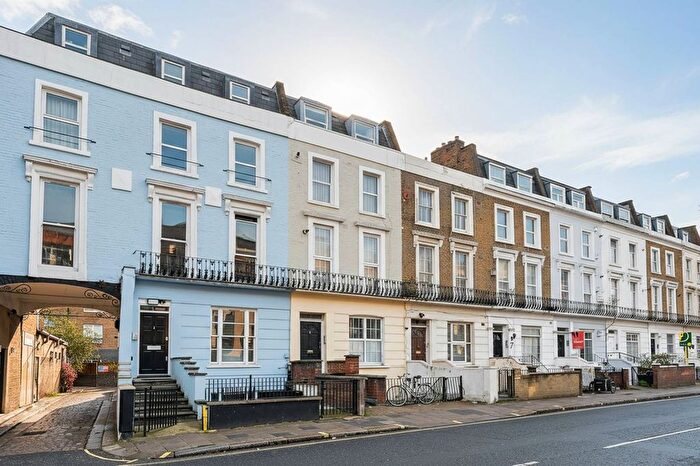 2 Bedroom Flat For Sale In Great Western Road, Westbourne Park, London, W9