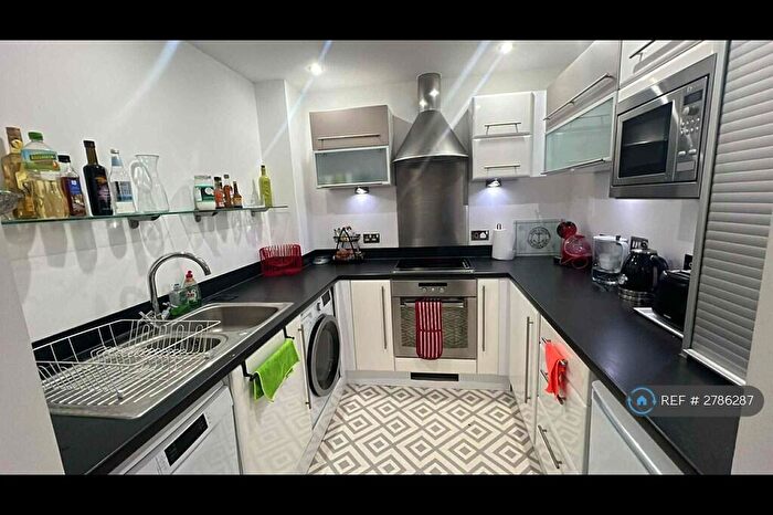 2 Bedroom Flat To Rent In Oceana Boulevard, Southampton, SO14