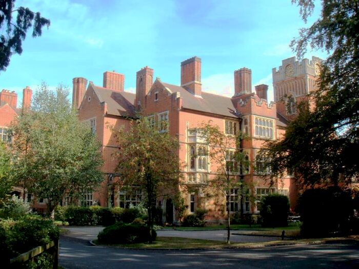 2 Bedroom Apartment To Rent In Oldfield Woods, GU22