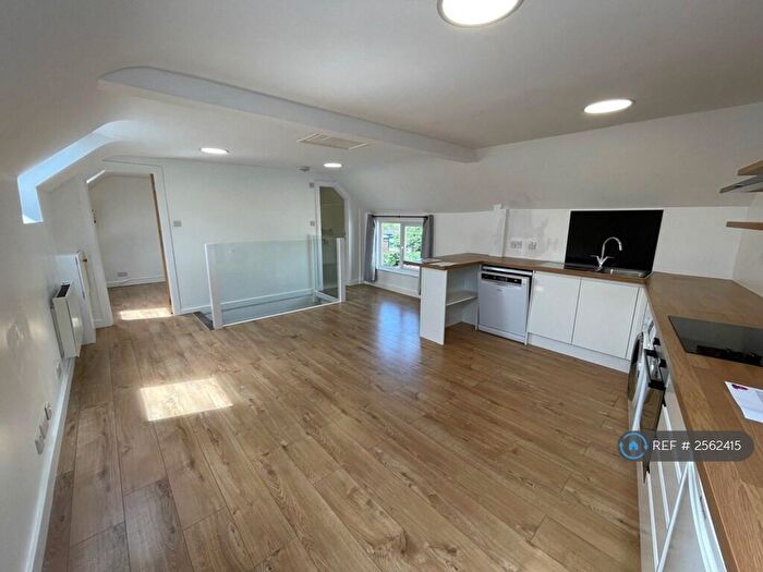1 Bedroom Flat To Rent In Park Road, Sandy, SG19