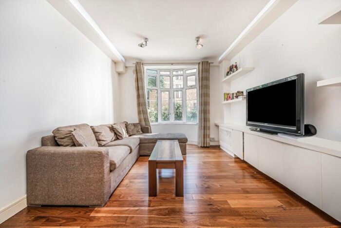 2 Bedroom Apartment To Rent In Grove End Road, St Johns Wood, London, NW8