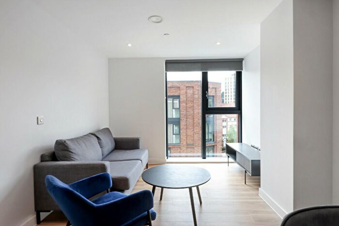 2 Bedroom Apartment To Rent In Castle Park View, Bristol, BS2