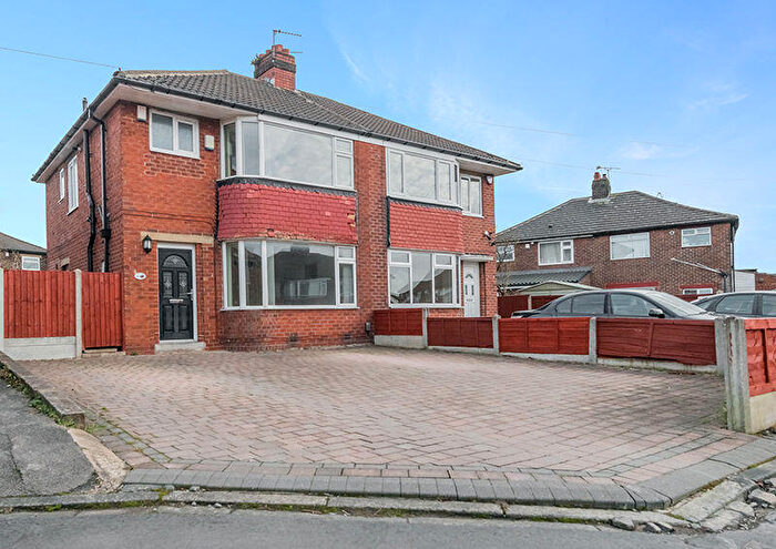 3 Bedroom Semi Detached House To Rent In Chatsworth Avenue, Pudsey, Leeds, LS28