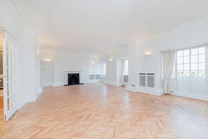 3 Bedroom Flat To Rent In Eton Court, Eton Avenue, Belsize Park, NW3