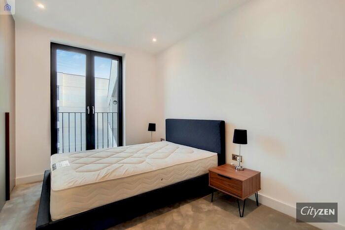 2 Bedroom Flat To Rent In Rosewood Building, Cremer Street, London, London, E2