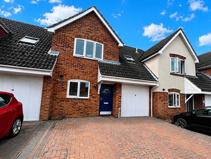 3 Bedroom Terraced House For Sale In Woodville Close, Chineham, Basingstoke, RG24