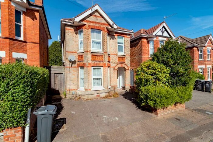 5 Bedroom House To Rent In Osborne Road, BH9