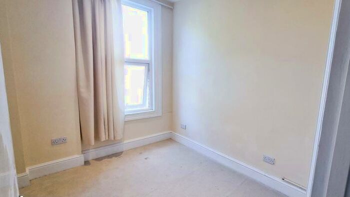 4 Bedroom Flat To Rent In Redbourne Avenue, London, N3