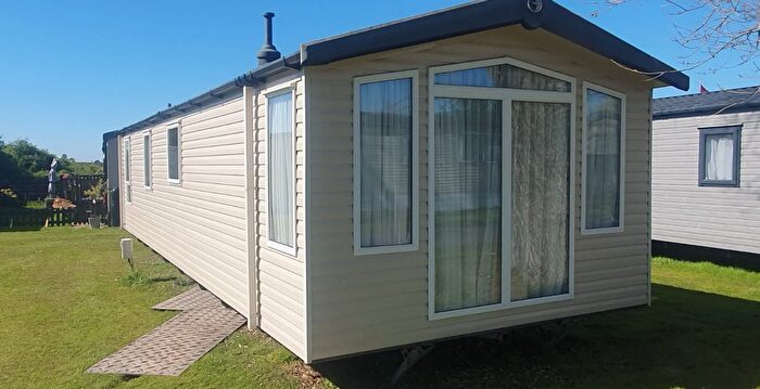 2 Bedroom Mobile/park Home For Sale In Park Road, Littlestone, New Romney, TN28