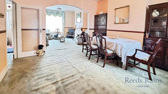 3 Bedroom Terraced House For Sale In Laleham Road, London, SE6