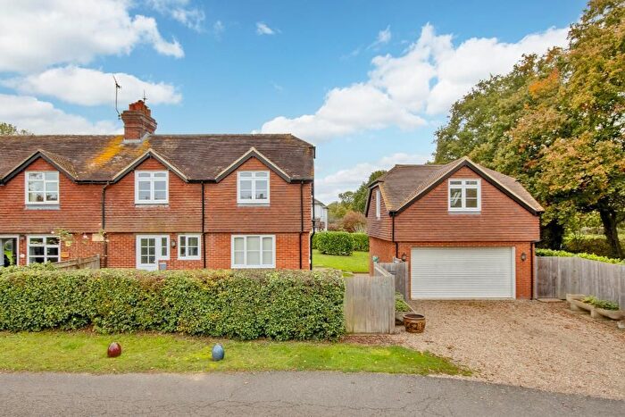 4 Bedroom Semi-detached House To Rent In Cranbrook Road, Frittenden, Cranbrook, Kent, TN17