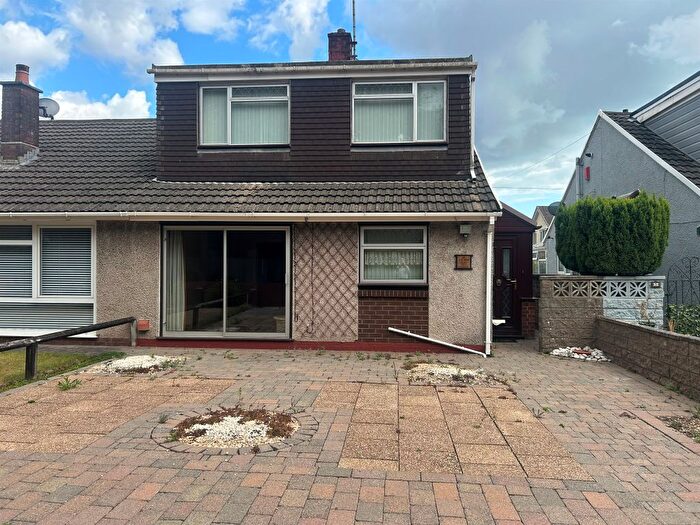 3 Bedroom Semi-Detached House For Sale In The Dell, Baglan, Port Talbot, SA12