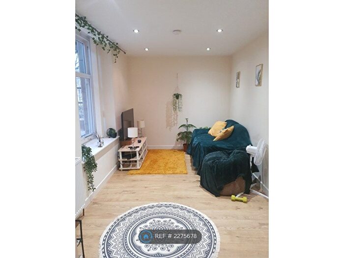 1 Bedroom Flat To Rent In Montgomery Road, Sheffield, S7