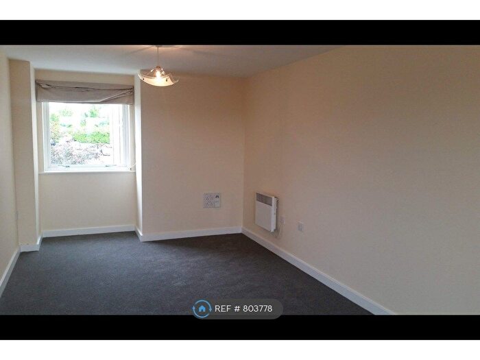 2 Bedroom Flat To Rent In East Moor Drive, Wolverton Mill, Milton Keynes, MK12