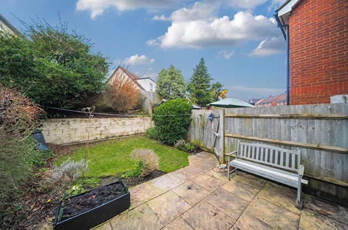 3 Bedroom End Of Terrace House For Sale In Godalming, Surrey, GU7