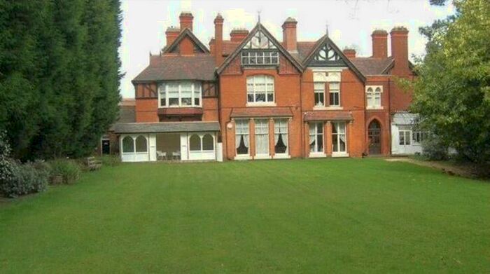 Studio To Rent In Berrow Drive, Birmingham, B15