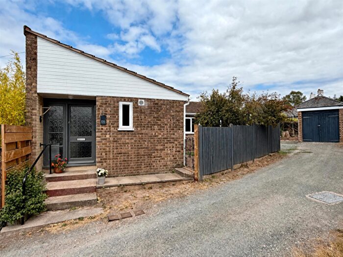 3 Bedroom Semi-Detached Bungalow For Sale In Crossways, Peterchurch, Hereford, HR2
