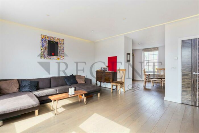 3 Bedroom Apartment To Rent In Fulham Road, Chelsea, SW10