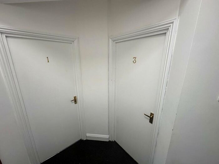 2 Bedroom Flat To Rent In Abington Square, Northamptonshire, NN1