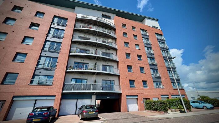 2 Bedroom Flat For Sale In Gourlay Yard, City Quay, Dundee, DD1