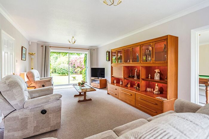 5 Bedroom Detached House For Sale In Crawley Road, Horsham, RH12