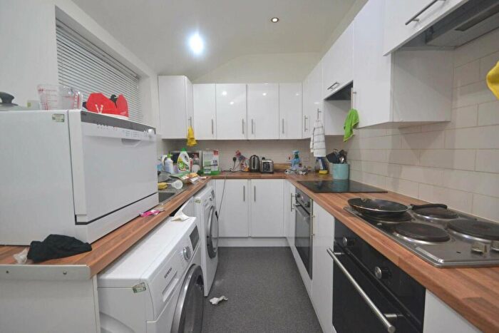 6 Bedroom Terraced House To Rent In Kings Road, Reading, RG1