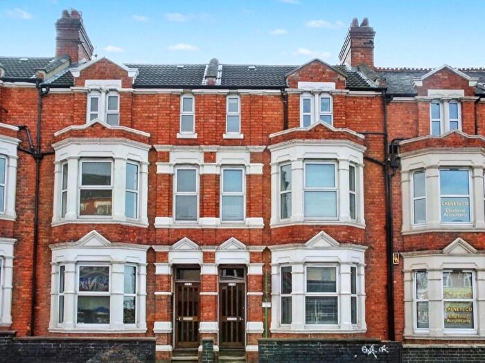 2 Bedroom Apartment To Rent In Wellingborough Road, Abington, NN1