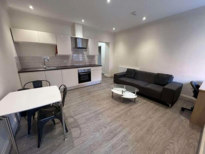 1 Bedroom Flat To Rent In Flat, St James Row, S1