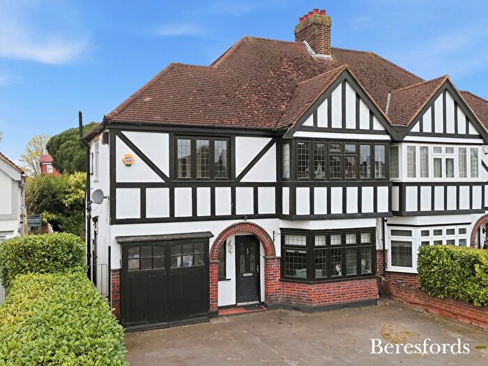 4 Bedroom Semi Detached House For Sale In Corbets Tey Road, Upminster, RM14