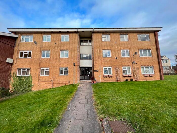 2 Bedroom Flat To Rent In Bowling Green Road, Stourbridge, West Midlands, DY8
