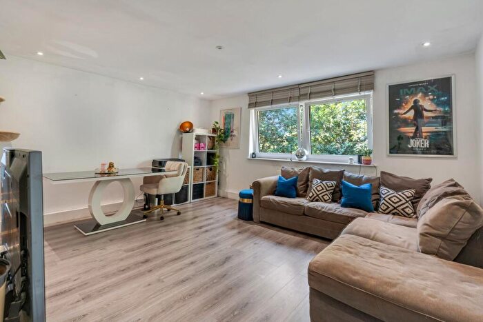 1 Bedroom Apartment For Sale In Stanley Road, Carshalton, SM5