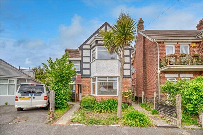 2 Bedroom Apartment For Sale In Highwood Road, Lower Parkstone, Poole, Dorset, BH14