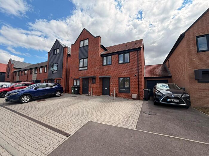 2 Bedroom Semi Detached House For Sale In Parlour Way, Portsmouth, PO6
