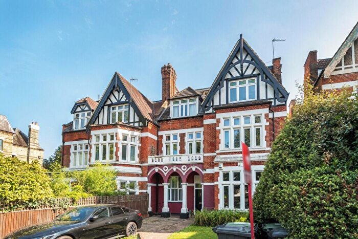2 Bedroom Flat For Sale In Westwood Hill, London, SE26