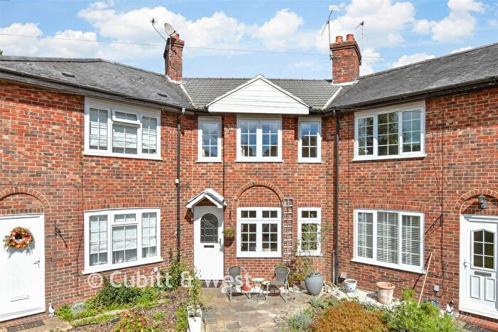 3 Bedroom Cottage For Sale In The Hoppety, Tadworth, Surrey, KT20