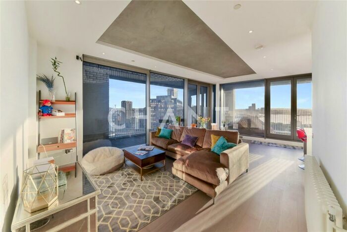 3 Bedroom Penthouse To Rent In Hope Street, London City Island, E14