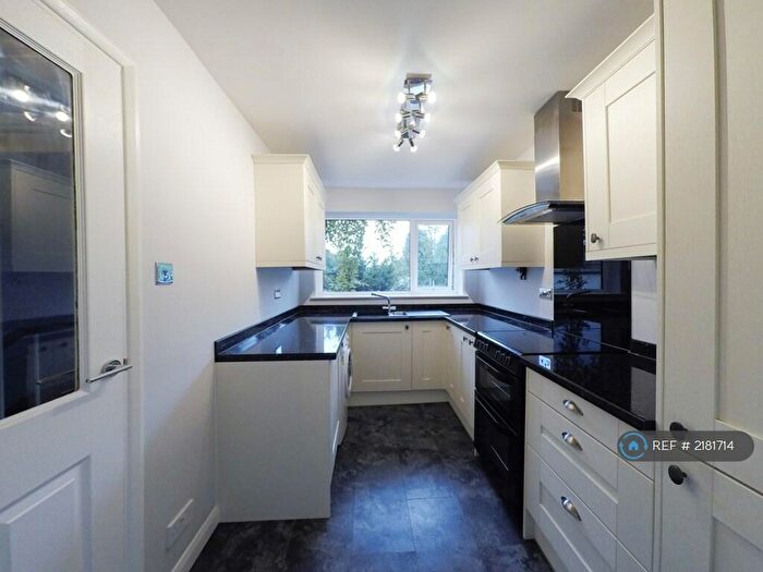 2 Bedroom Maisonette To Rent In B, Caterham, CR3