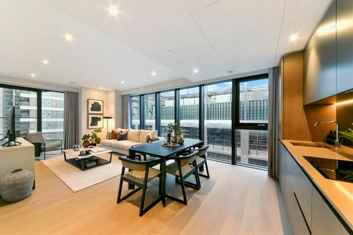 2 Bedroom Flat To Rent In George Street, London, E14