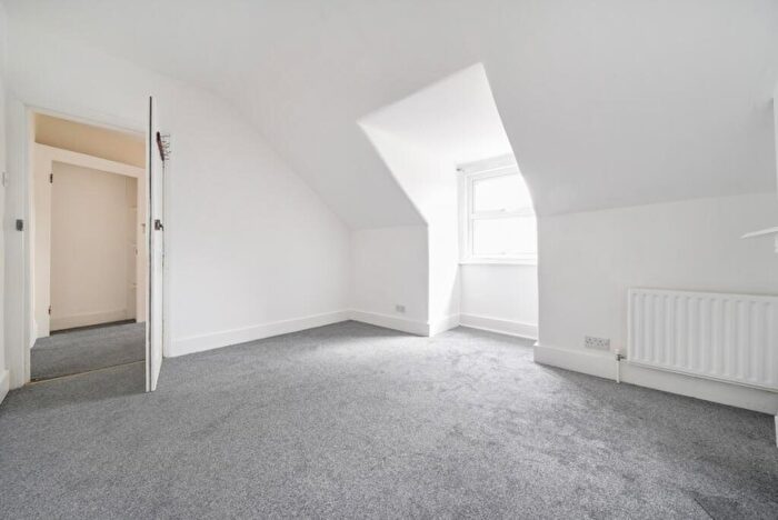 Flat To Rent In Lee High Road, London, SE13